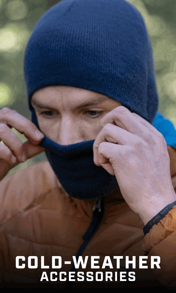 Men wearing accesories